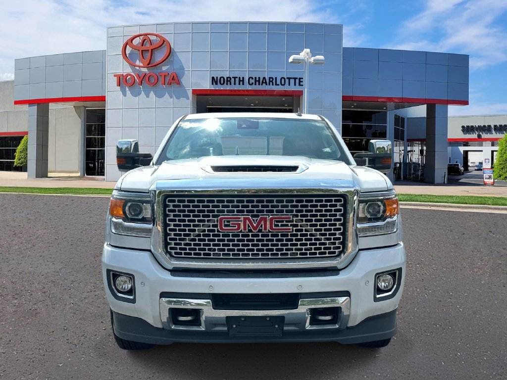 Used 2017 GMC Sierra 2500 Denali w/ Duramax Plus Package AWD/4WD image 2