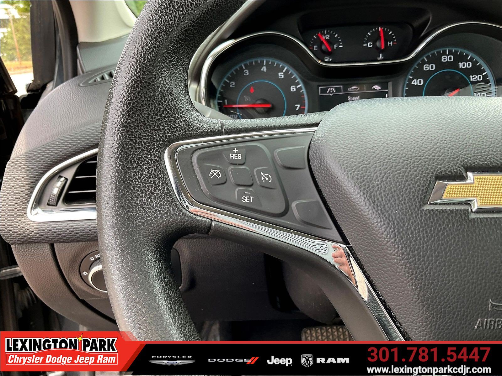 Used 2017 Chevrolet Cruze LT FWD image 11