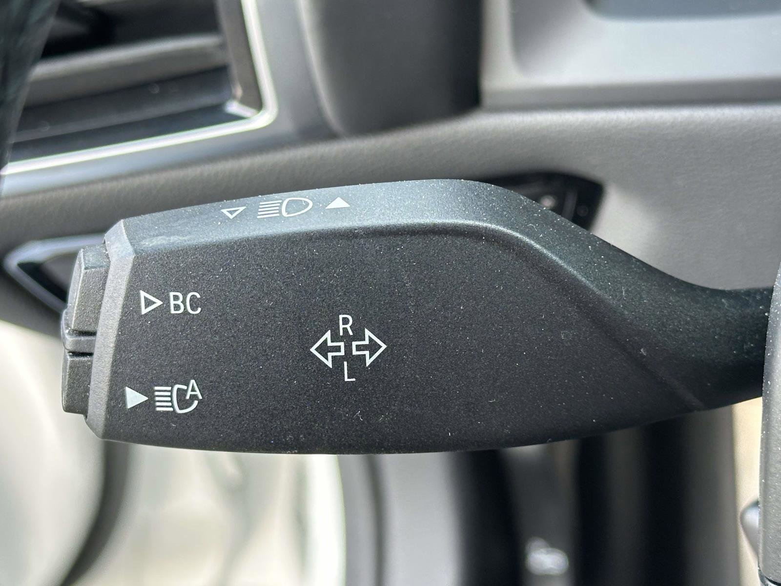 Used 2021 BMW M850i xDrive Coupe w/ M Carbon Exterior Package image 21