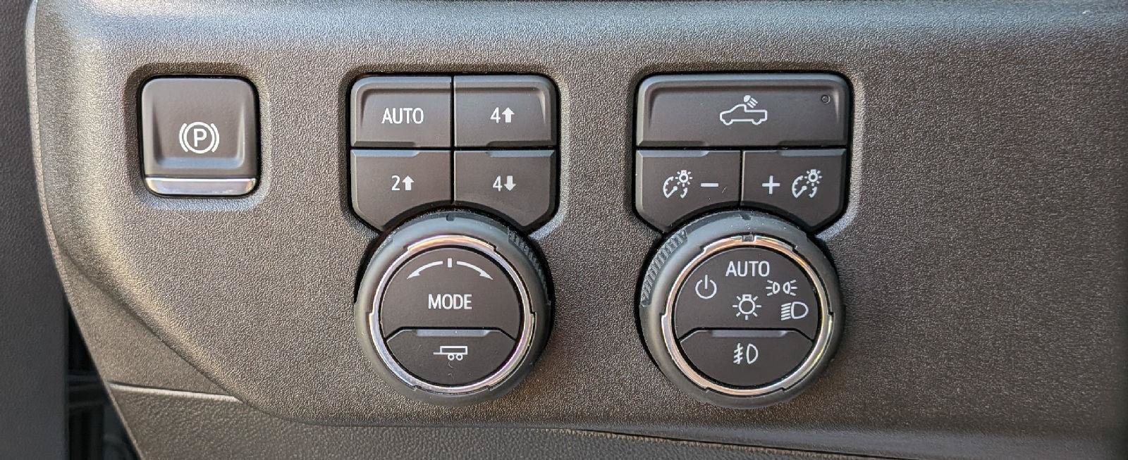 Used 2025 Chevrolet Silverado 1500 RST AWD/4WD image 15