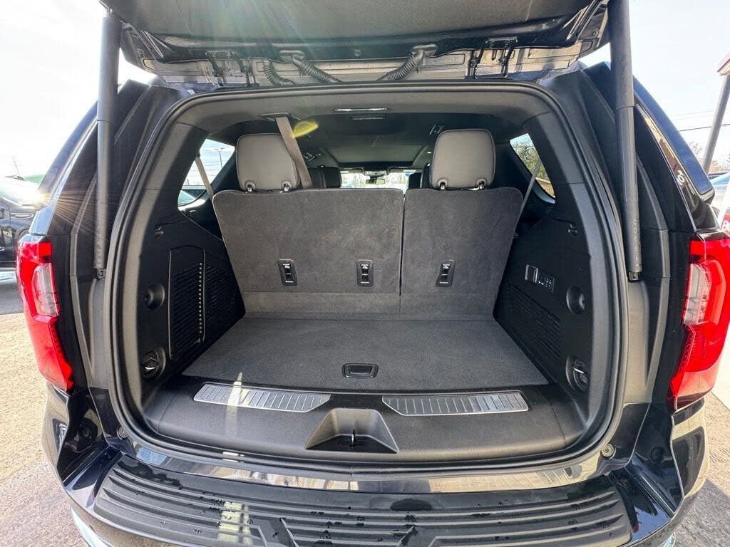 Used 2025 GMC Yukon Denali w/ Sun & Power Step Package image 54