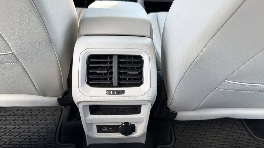 Used 2023 Volkswagen Tiguan SE FWD image 25