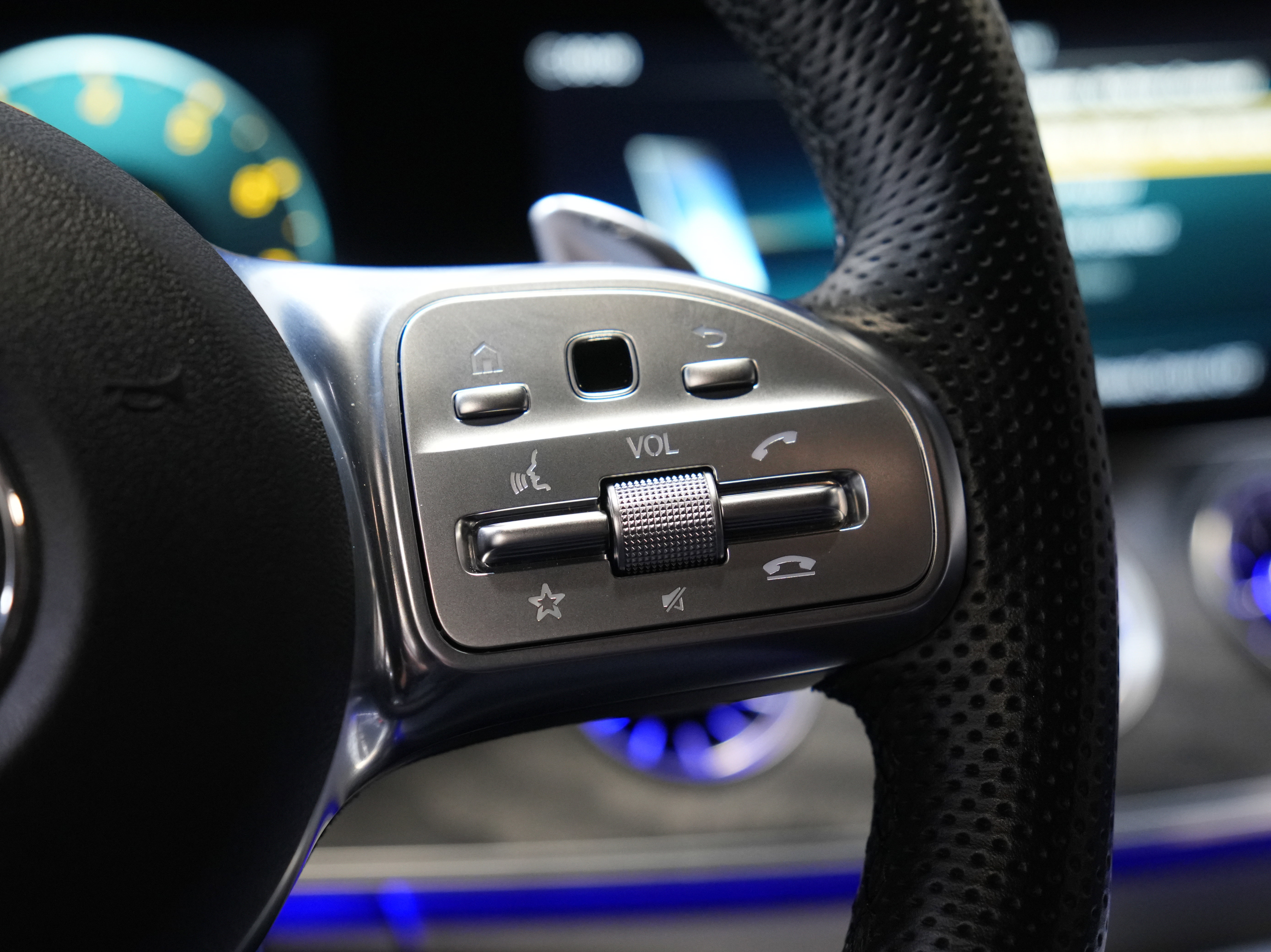 Used 2019 Mercedes-Benz AMG GT 63 w/ AMG Aerodynamics Package image 46