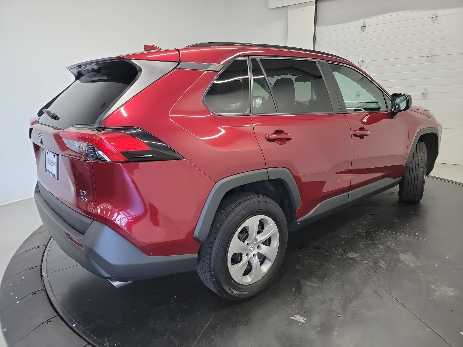 Used 2021 Toyota RAV4 LE AWD/4WD image 9