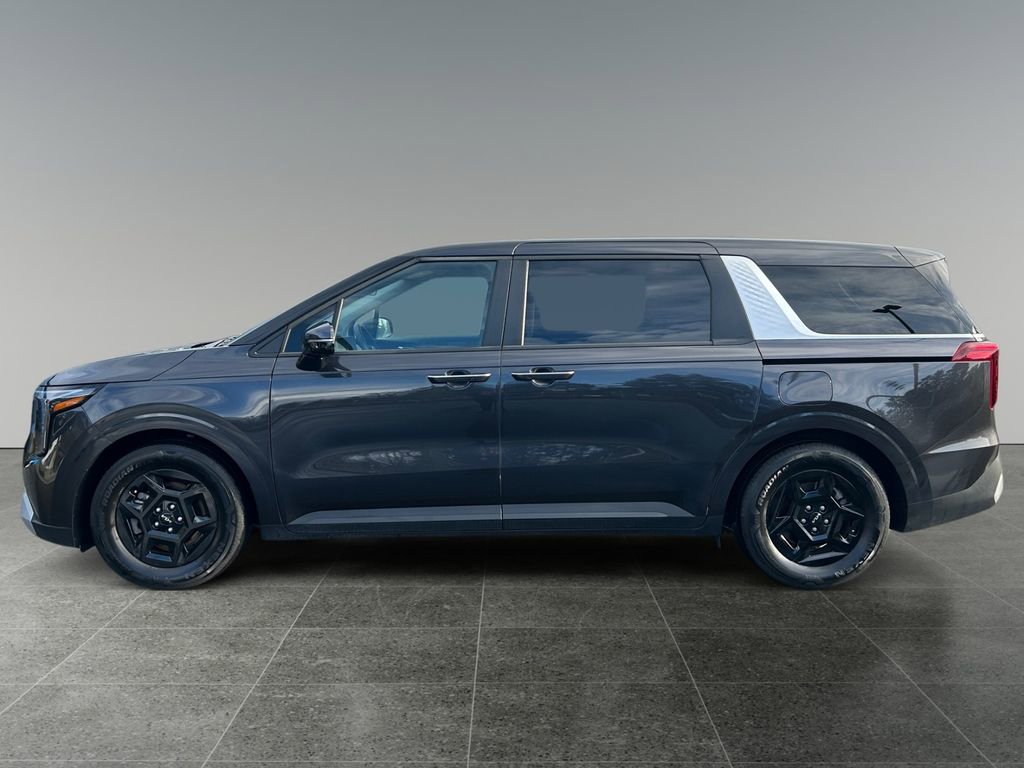 Used 2025 Kia Carnival image 4