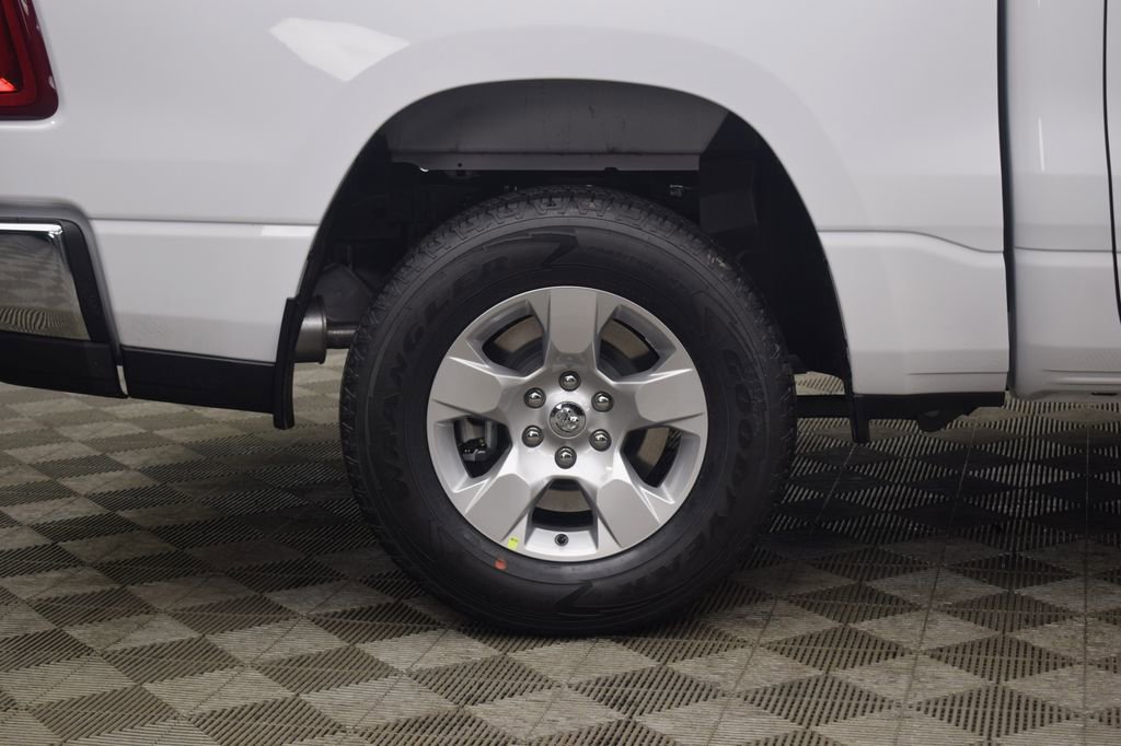 New 2026 RAM 1500 4x4 Crew Cab image 8