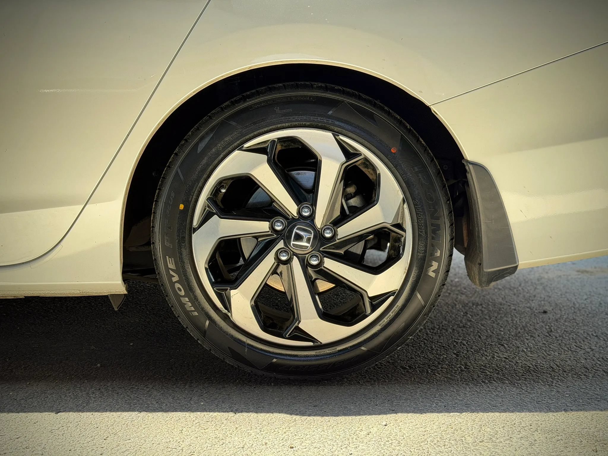 Used 2017 Honda Accord EX-L image 23