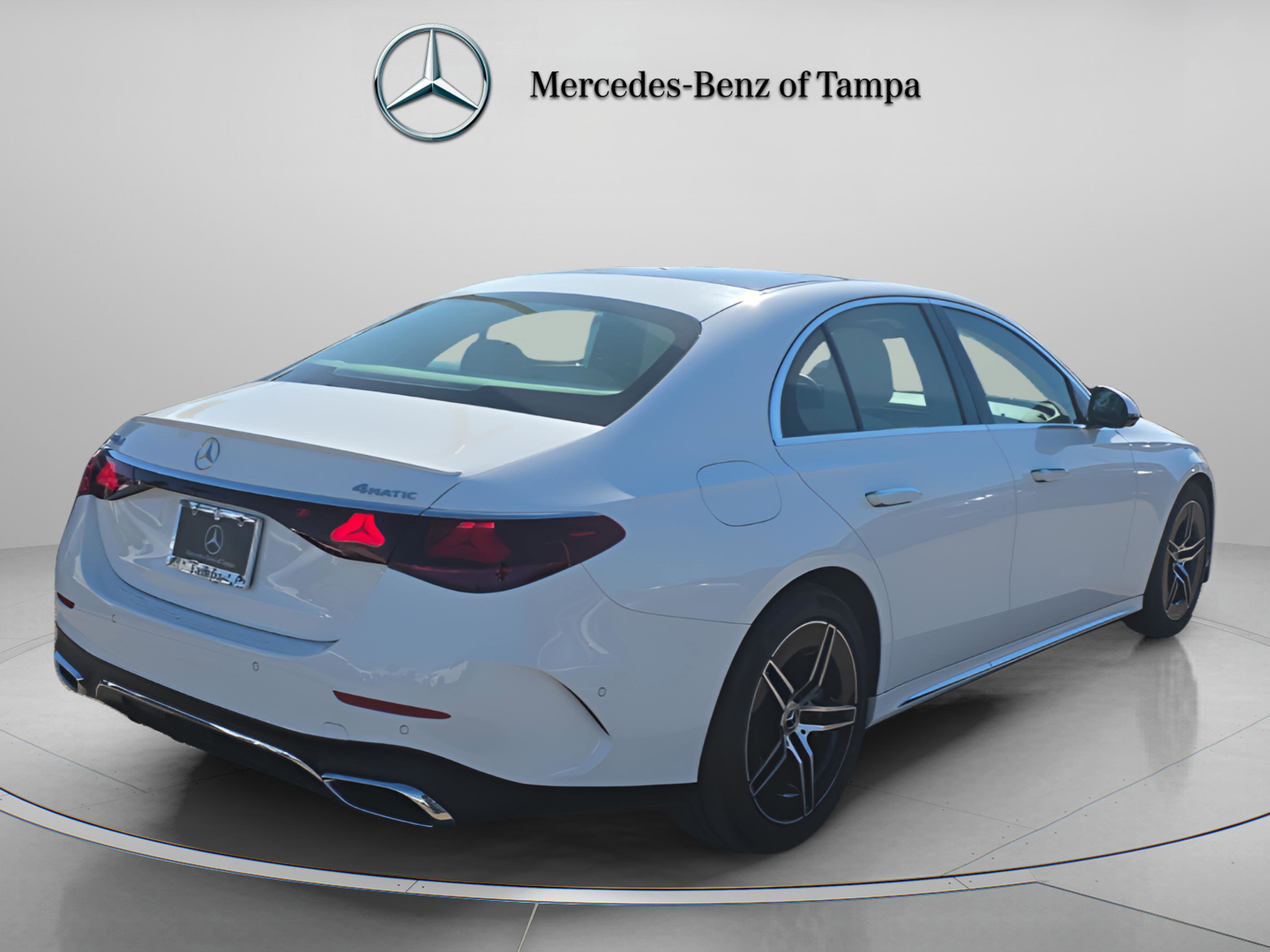 Used 2024 Mercedes-Benz E 450 4MATIC Sedan image 4