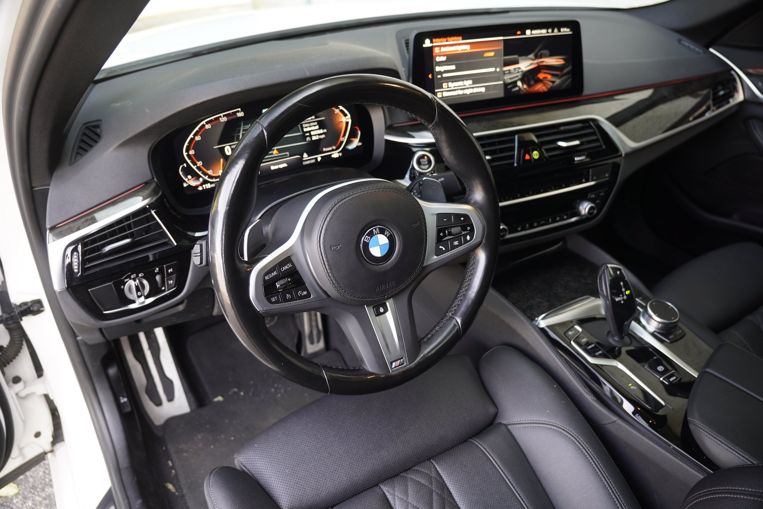 Used 2023 BMW 540i w/ M Sport Package RWD image 3