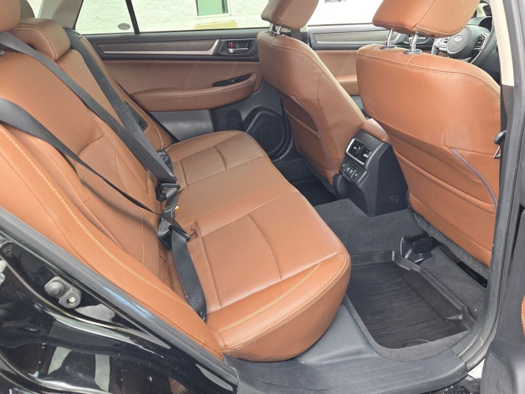 Used 2019 Subaru Outback 3.6R Touring AWD/4WD image 10