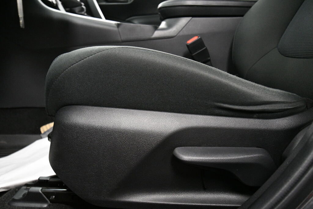 Certified 2023 Toyota RAV4 LE image 10