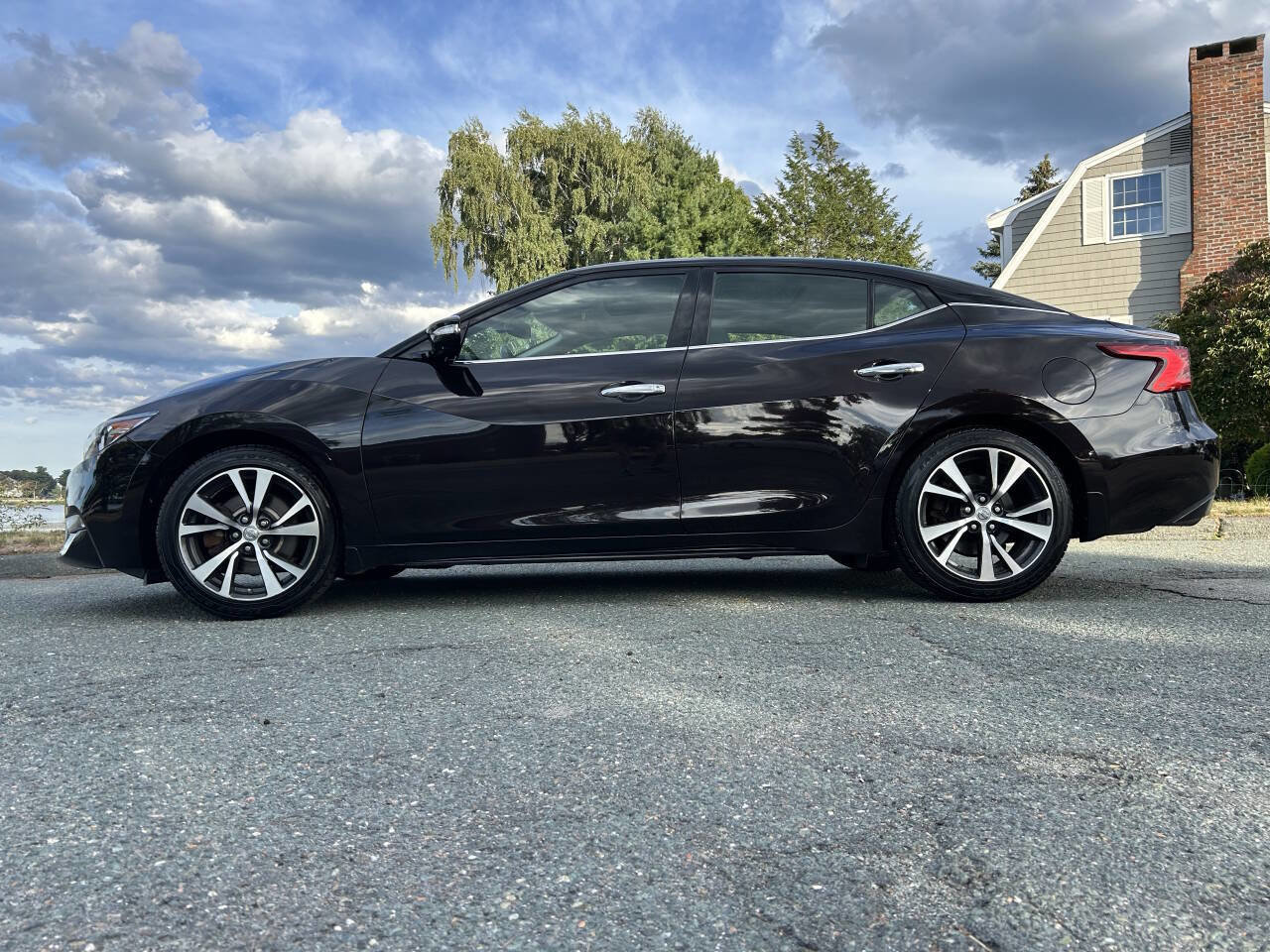 Used 2017 Nissan Maxima Platinum image 2