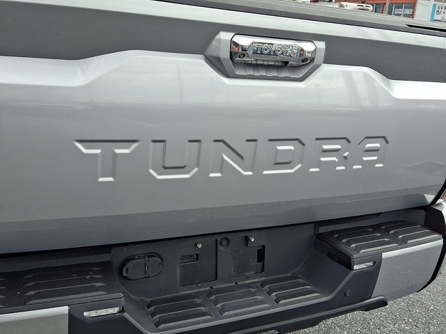 Used 2024 Toyota Tundra Limited AWD/4WD image 32