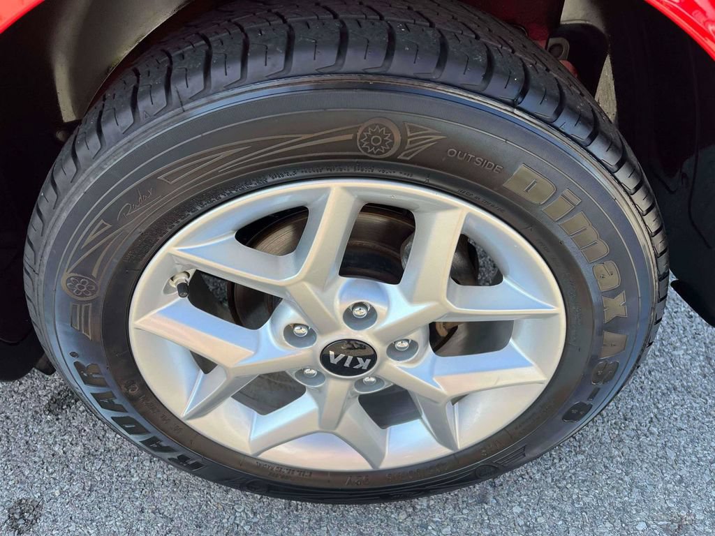 Used 2020 Kia Soul S FWD image 34