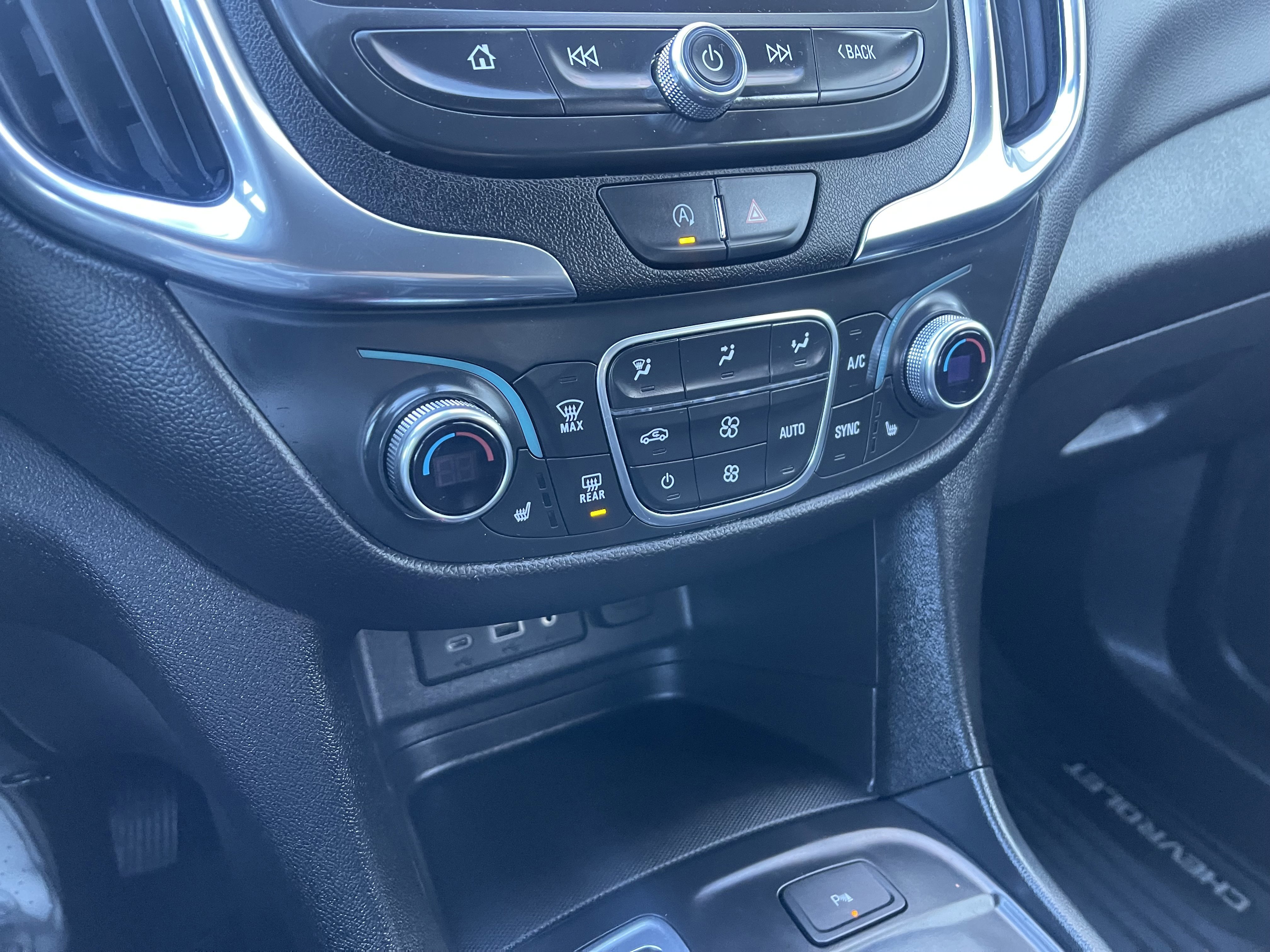 Used 2024 Chevrolet Equinox LT image 31