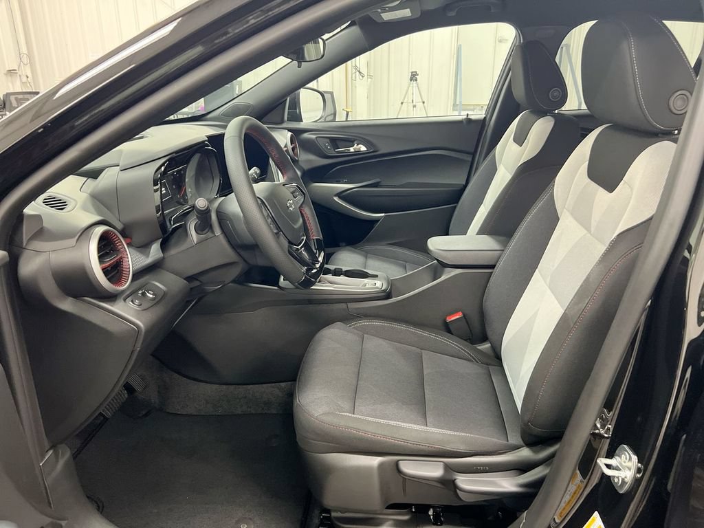 New 2026 Chevrolet Trax RS w/ Driver Confidence Package FWD image 19
