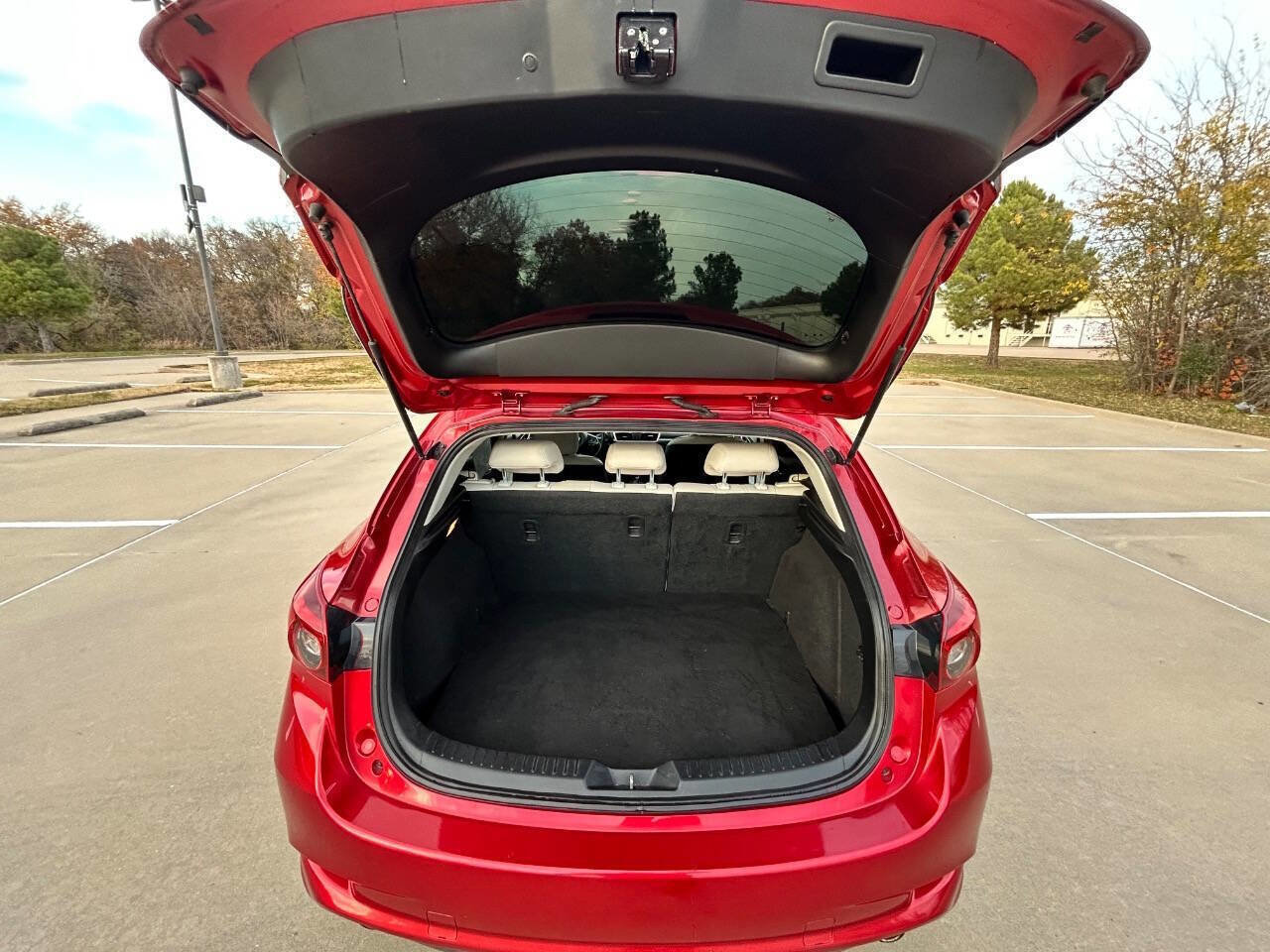 Used 2017 MAZDA MAZDA3 Grand Touring image 10