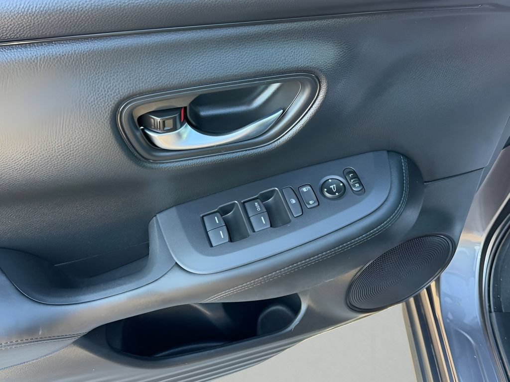 Used 2025 Honda HR-V LX image 19