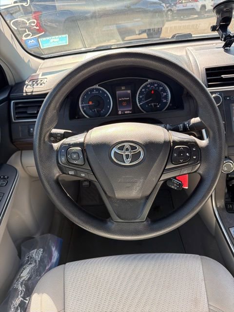 Used 2016 Toyota Camry LE FWD image 13