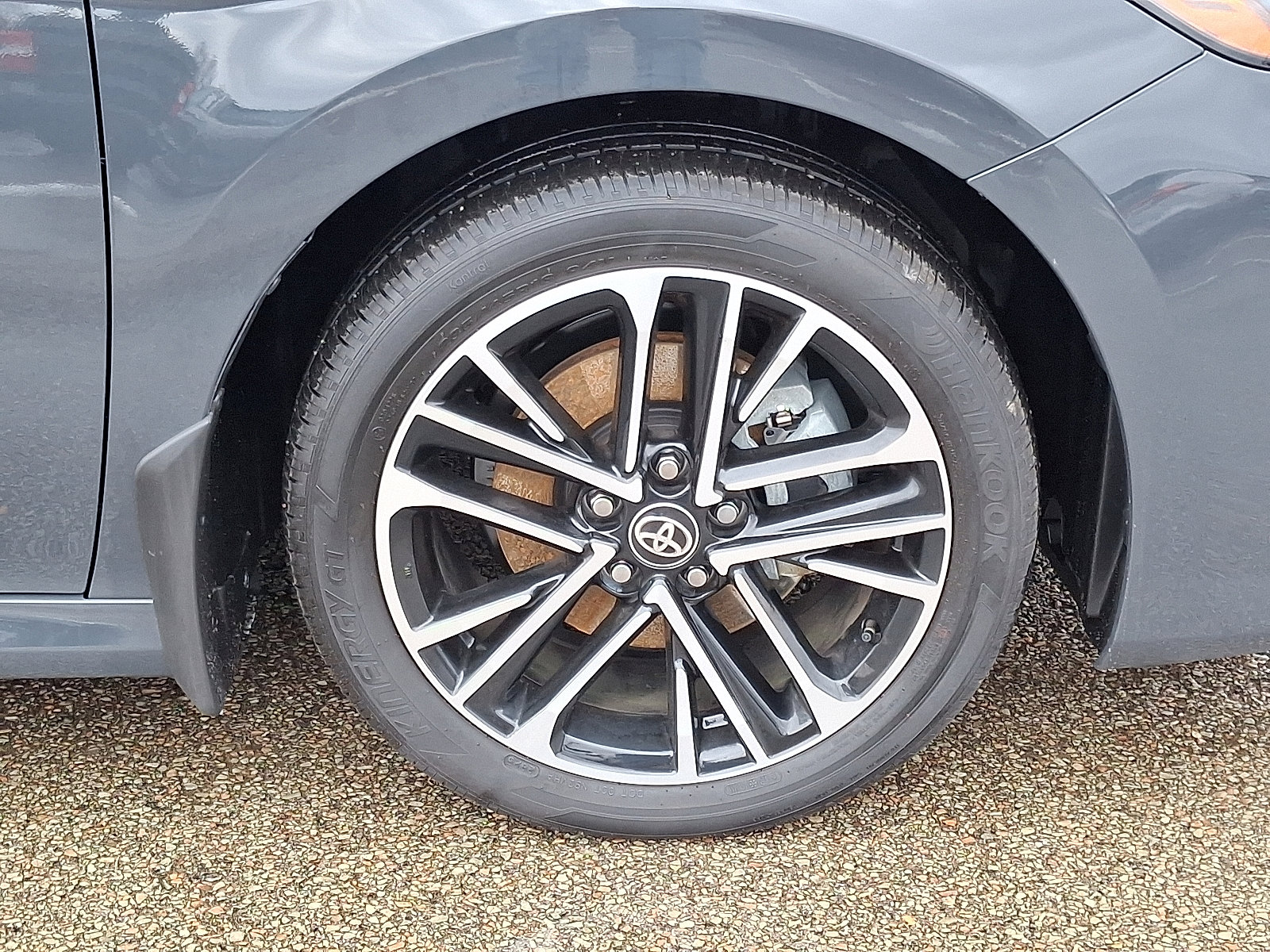 Used 2025 Toyota Camry XLE w/ Premium Plus Package image 8