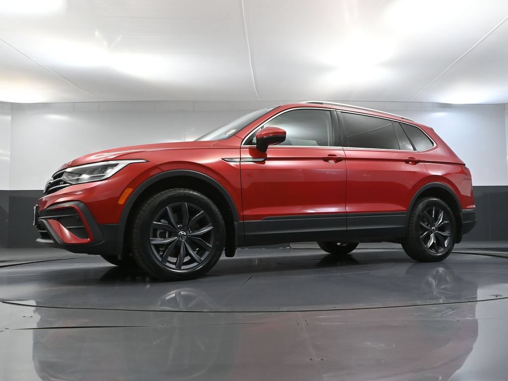 Used 2023 Volkswagen Tiguan SE AWD/4WD image 52