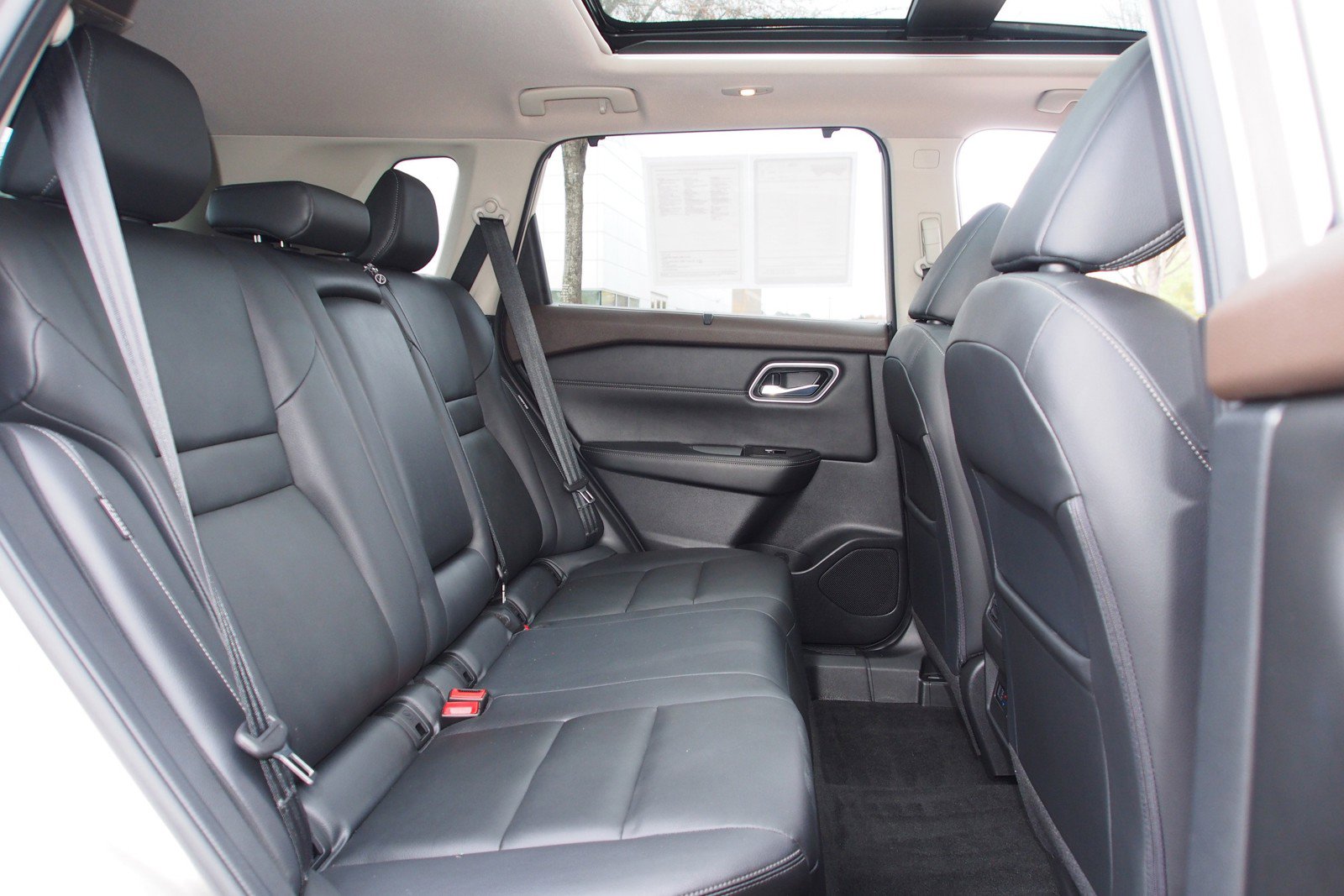 Used 2021 Nissan Rogue SL w/ Premium Package image 14