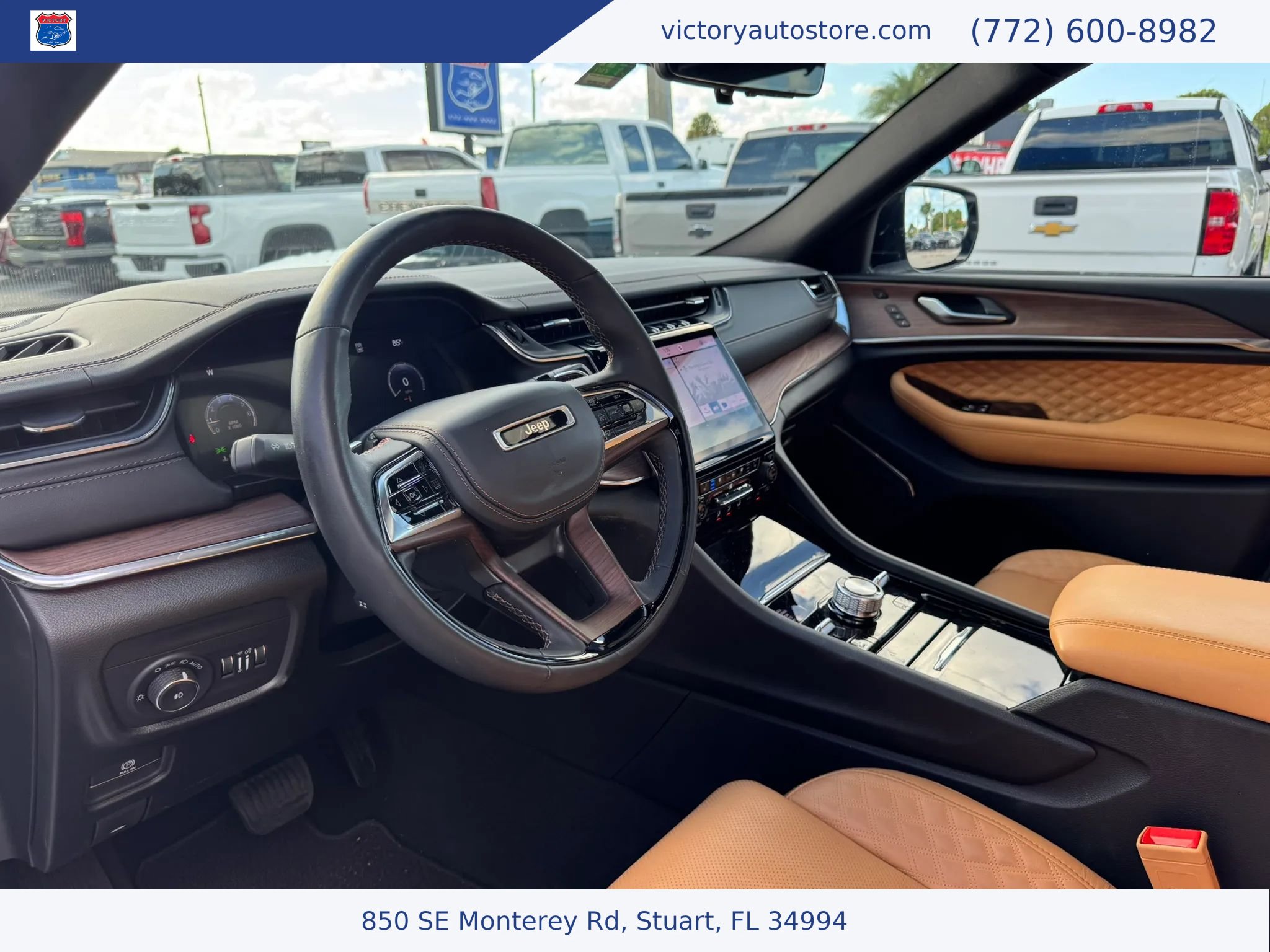 Used 2024 Jeep Grand Cherokee Summit w/ Adv Protech Group IV AWD/4WD image 12