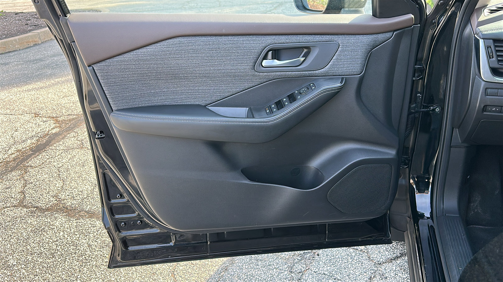 Certified 2023 Nissan Rogue SV AWD/4WD image 12