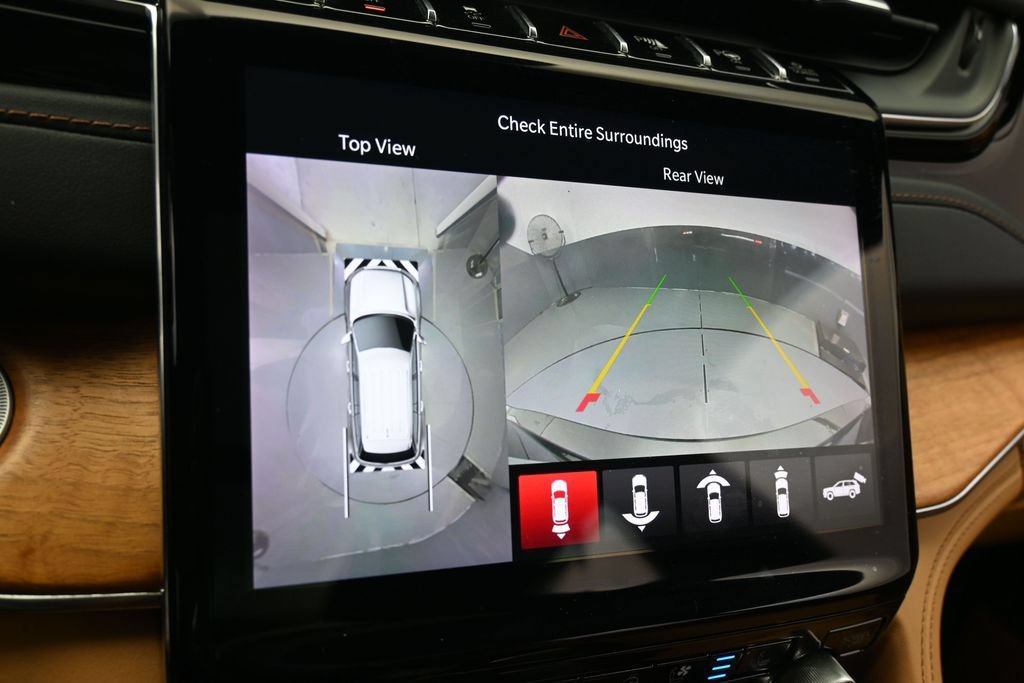 Used 2023 Jeep Grand Cherokee L Summit AWD/4WD image 23