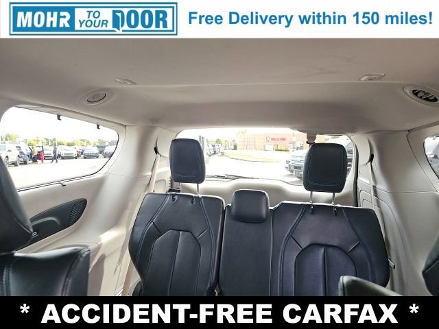 Used 2021 Chrysler Pacifica Touring-L image 37