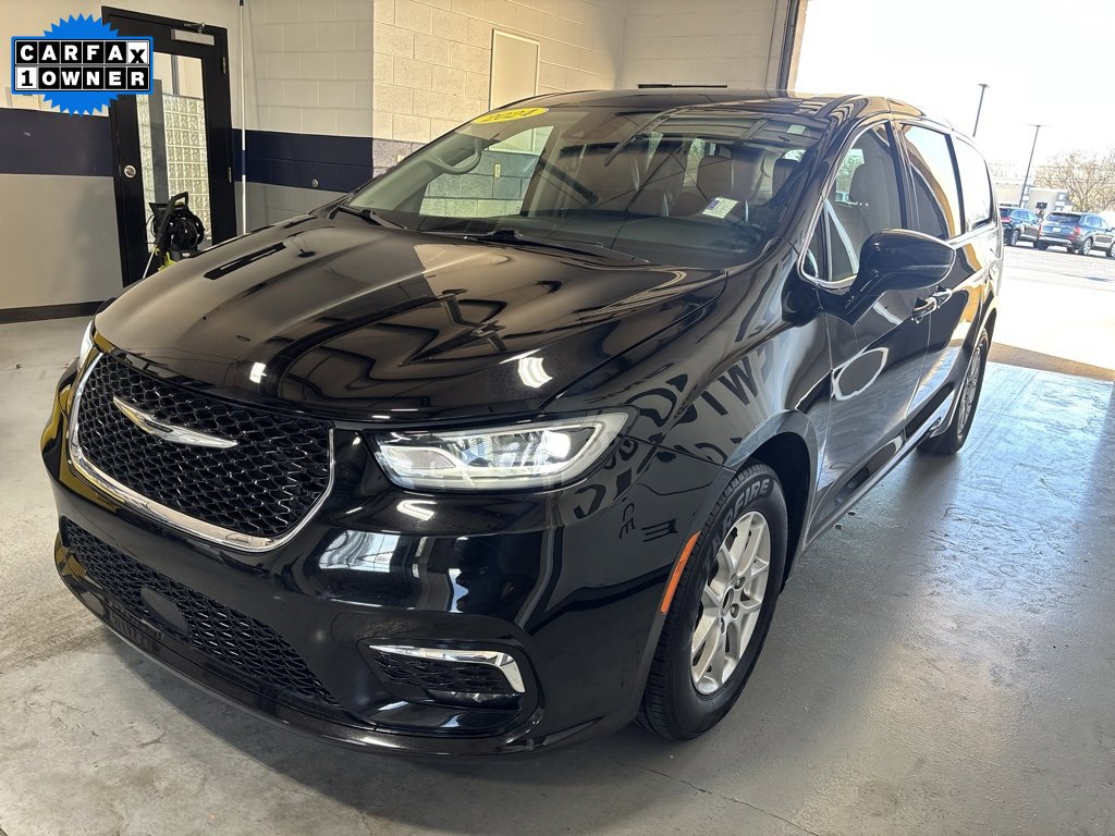 Used 2024 Chrysler Pacifica Touring-L image 34