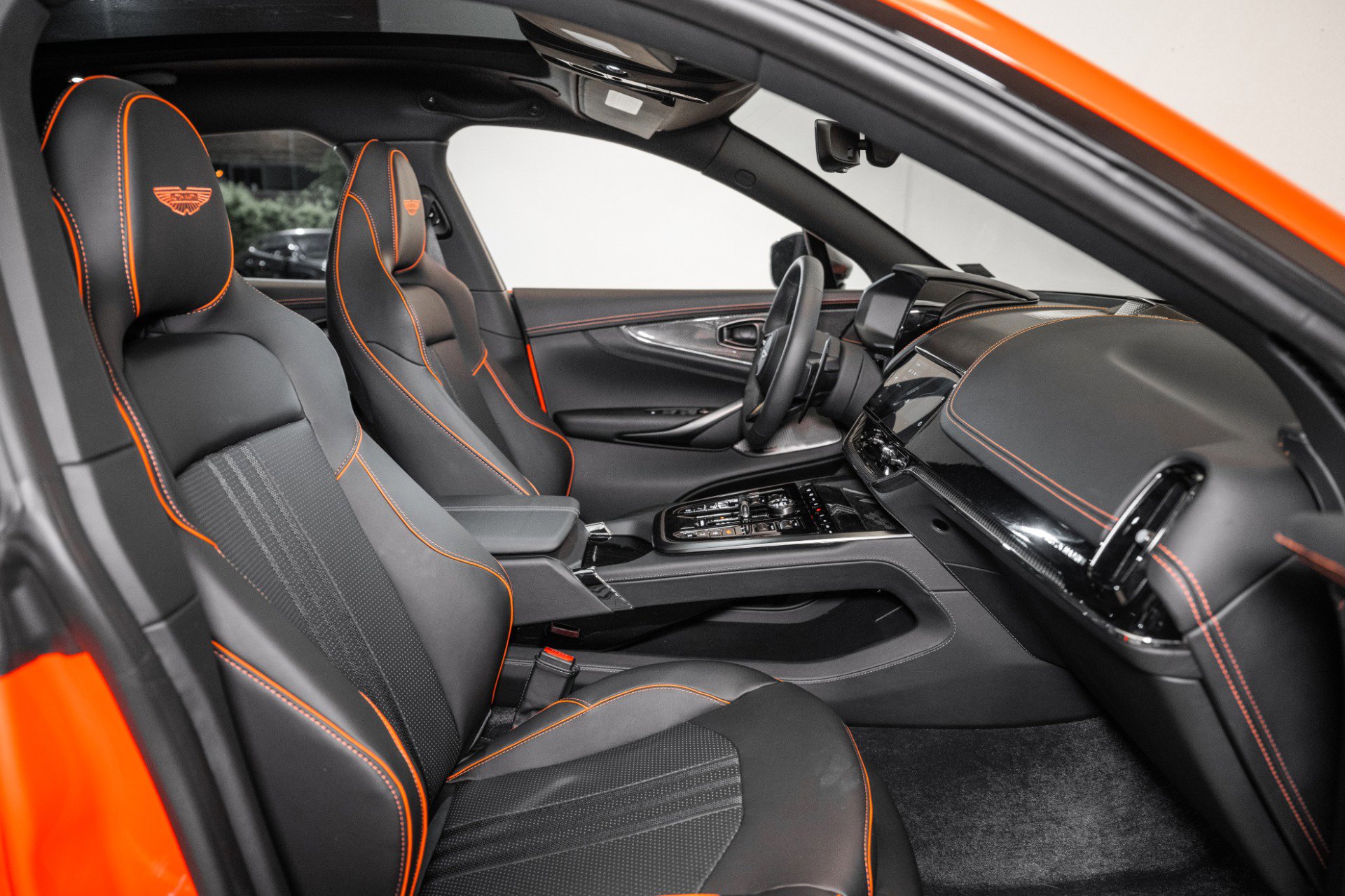 Used 2025 Aston Martin DBX 707 image 21