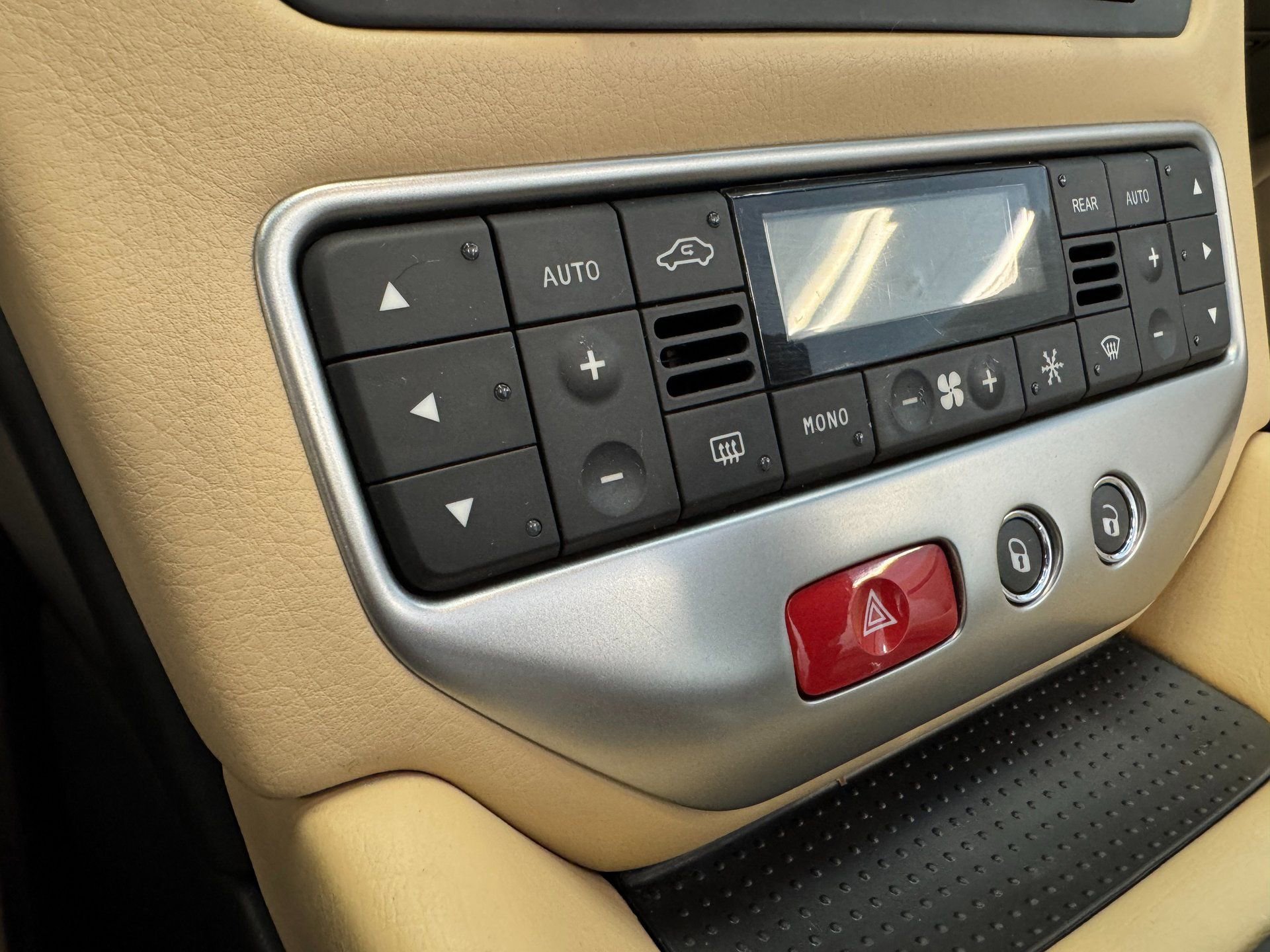 Used 2014 Maserati GranTurismo Convertible image 70