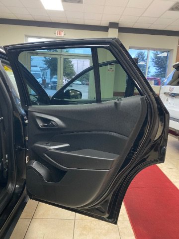 Used 2025 Chevrolet Trax ACTIV w/ Driver Confidence Package FWD image 12