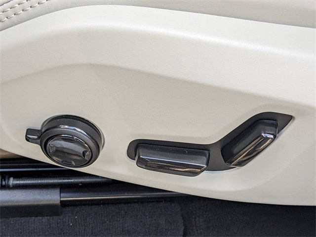 New 2025 Volvo XC60 B5 Ultra w/ Protection Package Premier image 21