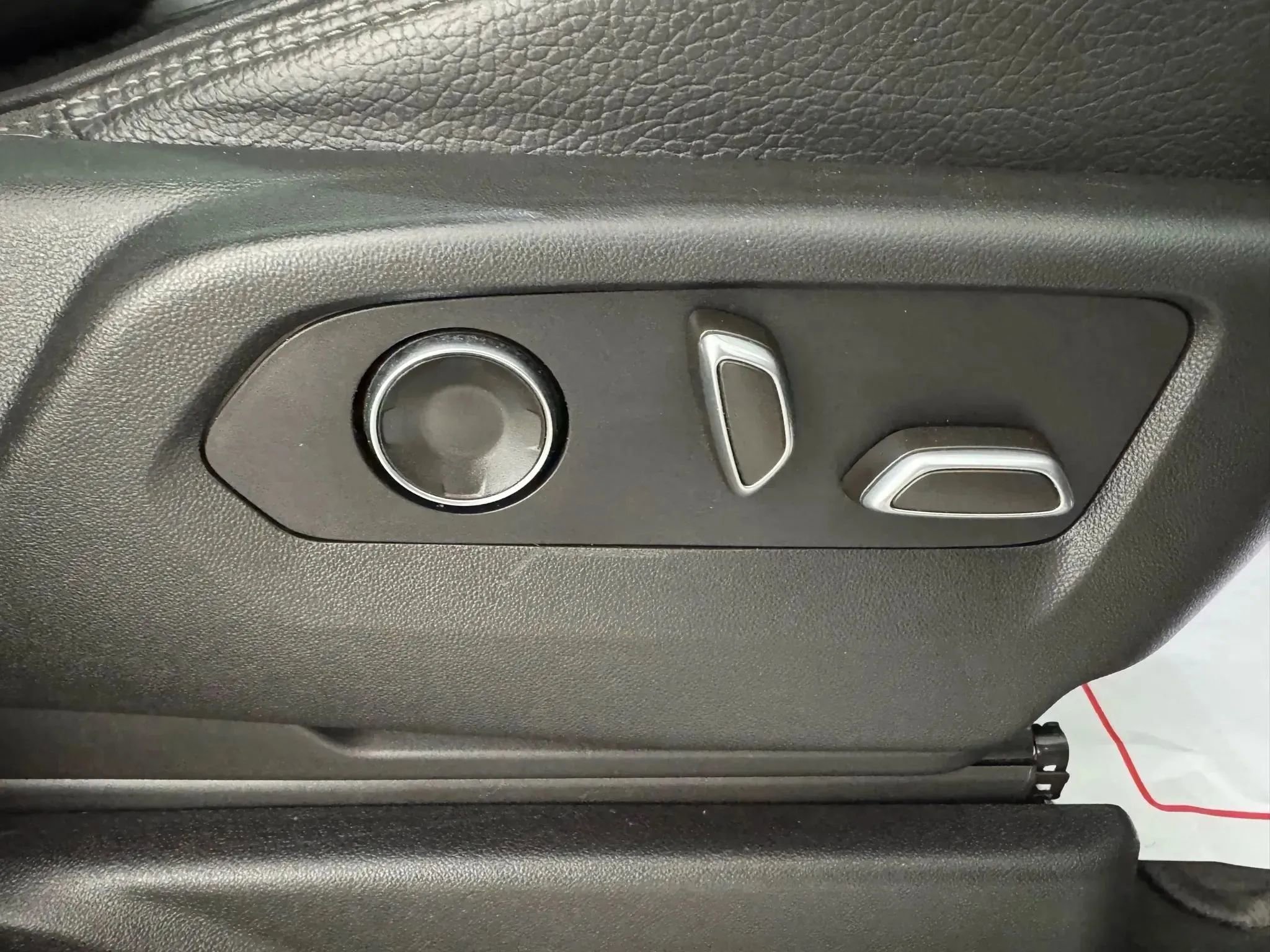 Used 2021 GMC Yukon XL Denali w/ Advanced Technology Package image 39