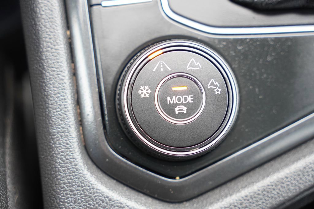 Used 2019 Volkswagen Tiguan SE image 27