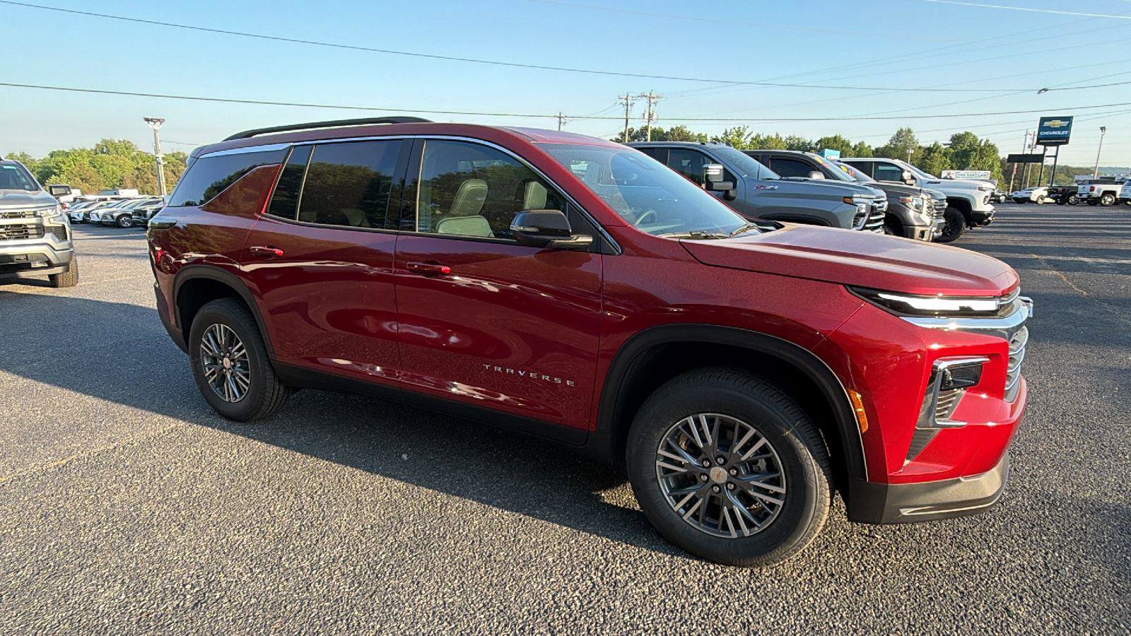 New 2026 Chevrolet Traverse LT FWD image 3