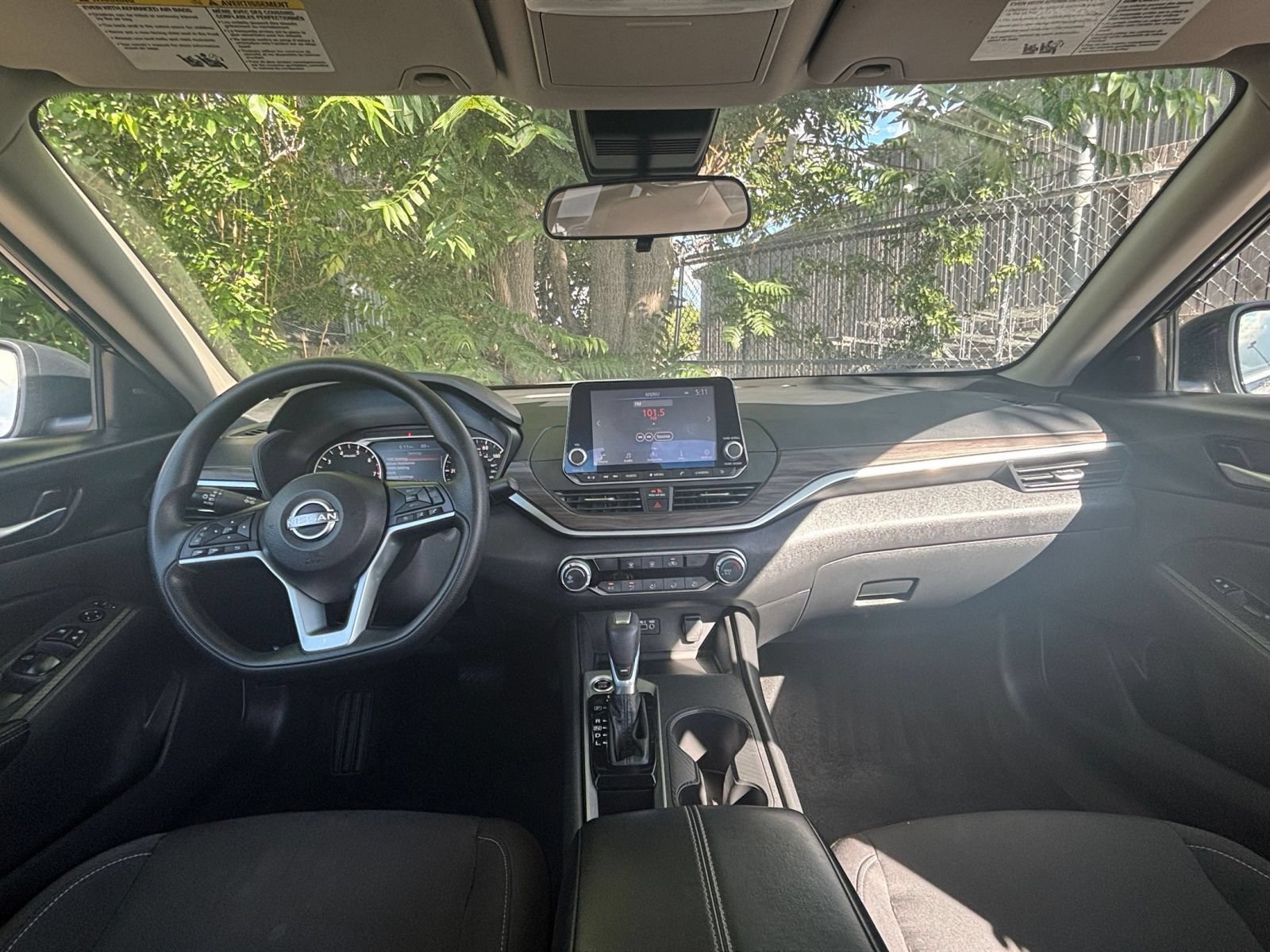 Used 2025 Nissan Altima 2.5 SV FWD image 31