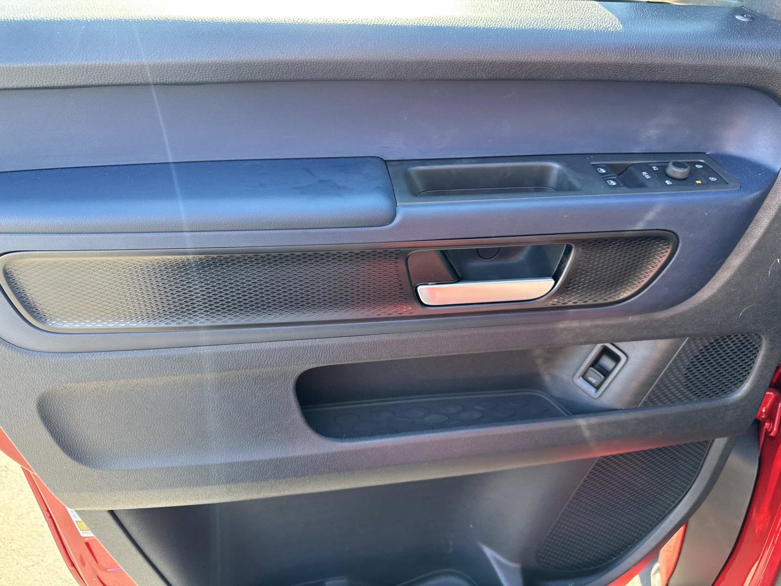 Used 2025 Volkswagen ID. Buzz Pro S image 16