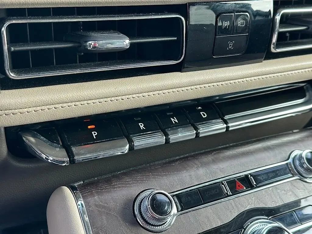 Used 2022 Lincoln Aviator Reserve w/ Equipment Group 201A image 26