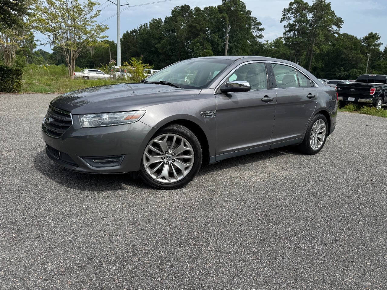 Used 2013 Ford Taurus Limited FWD image 29