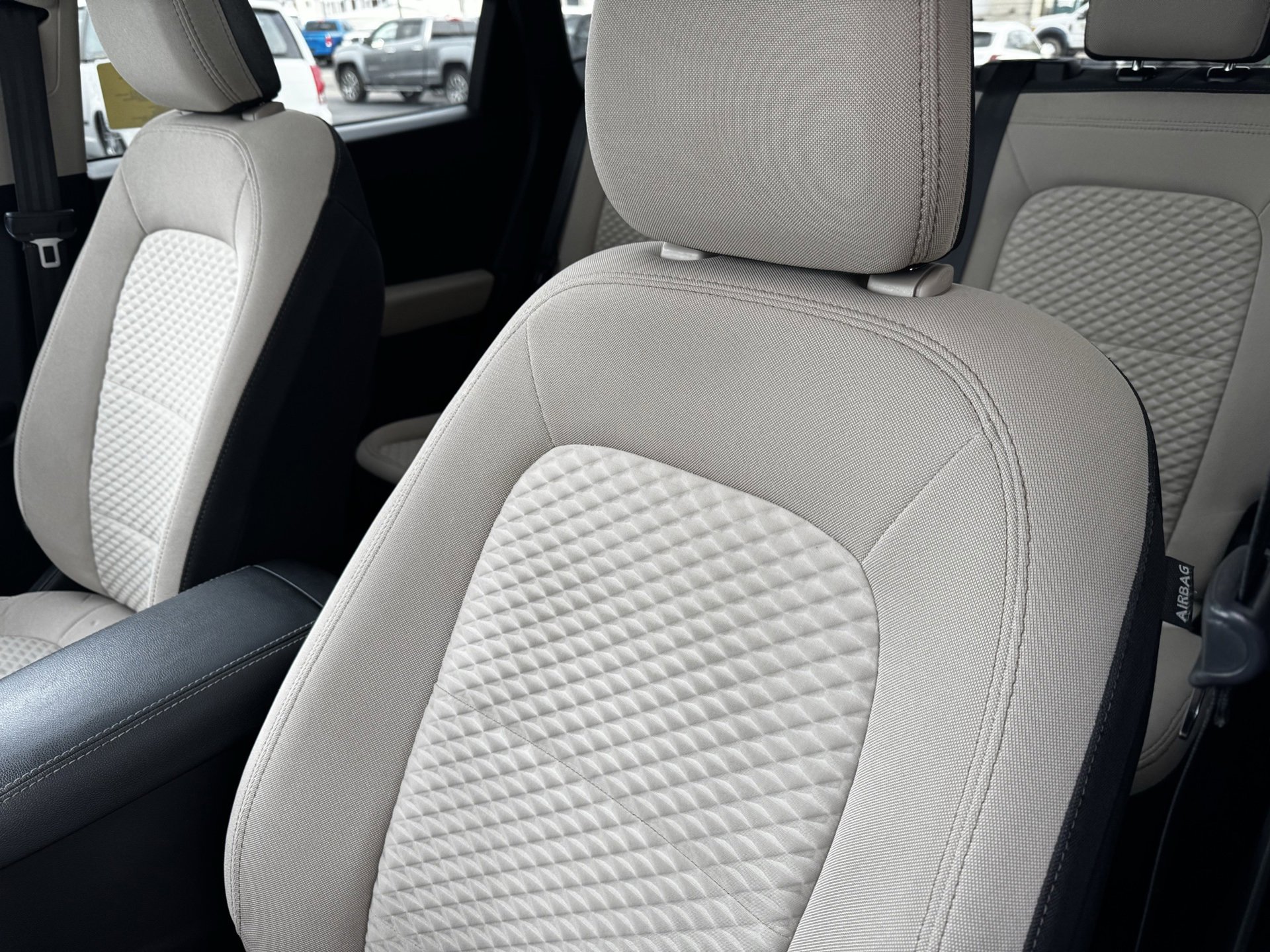 Used 2020 Ford Escape SE image 21