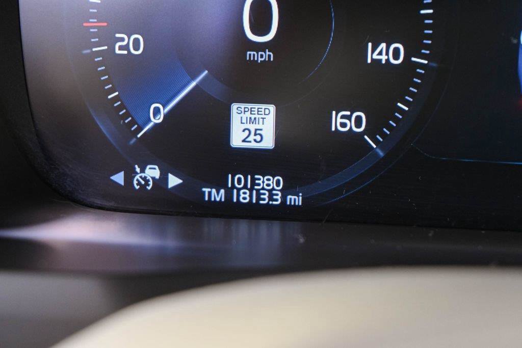 Used 2021 Volvo XC90 T6 Inscription w/ Lounge Package AWD/4WD image 14
