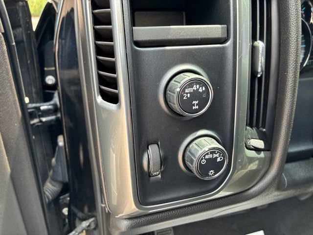 Used 2019 Chevrolet Silverado 1500 LT AWD/4WD image 22