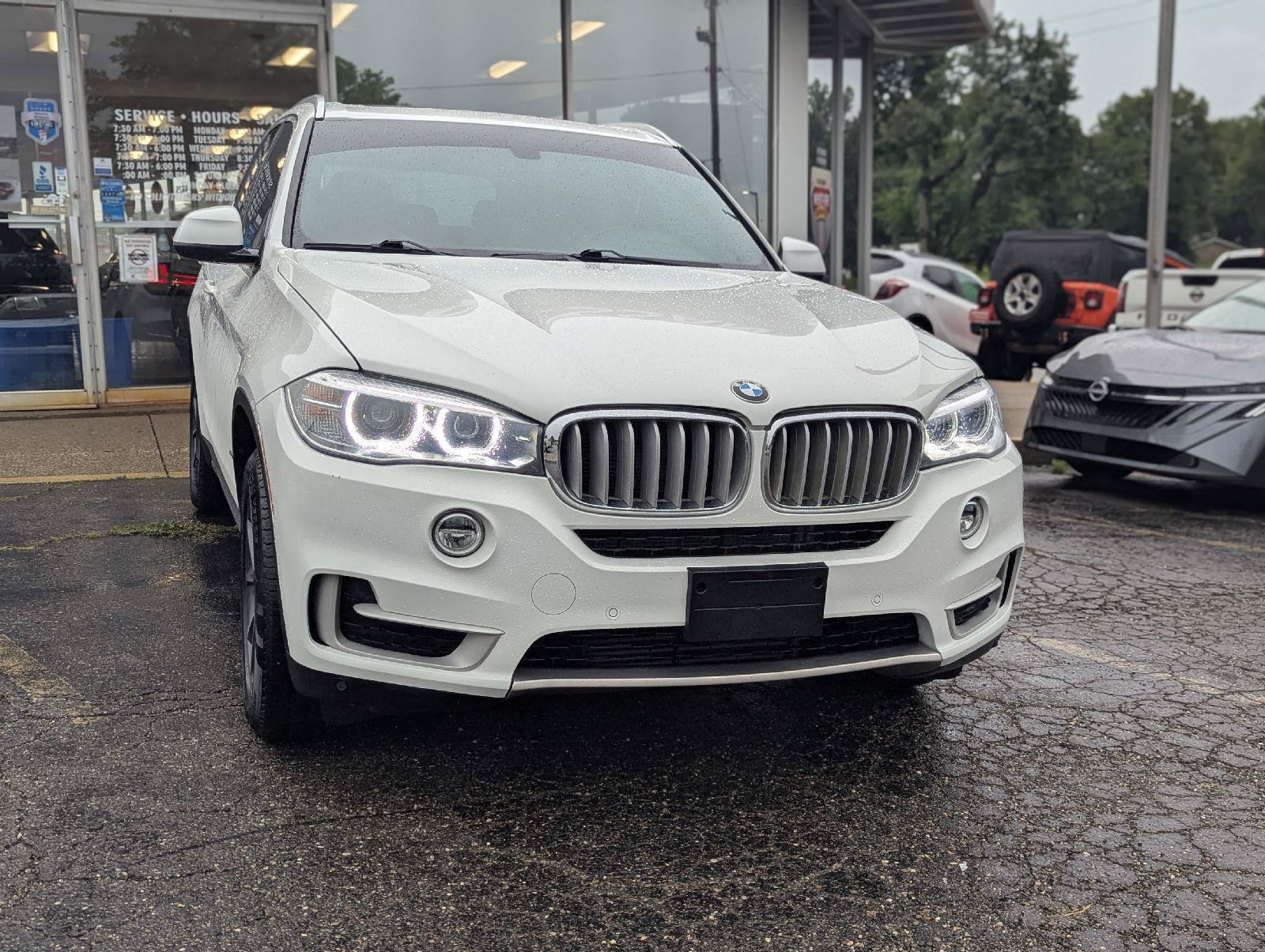 Used 2018 BMW X5 xDrive35i w/ Premium Package AWD/4WD image 2