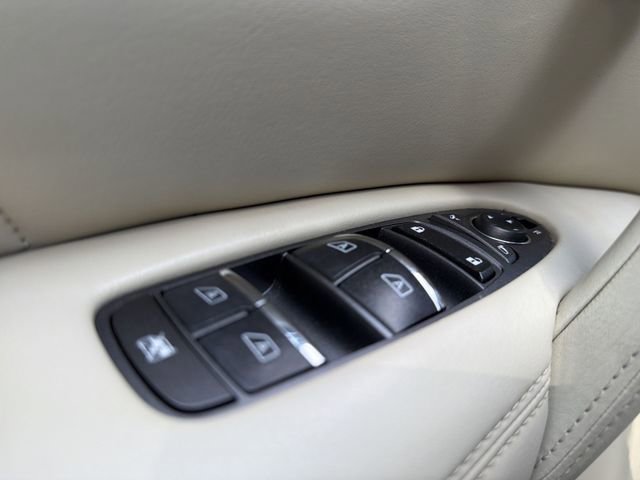 Used 2017 INFINITI QX80 4WD w/ Deluxe Technology Package image 13