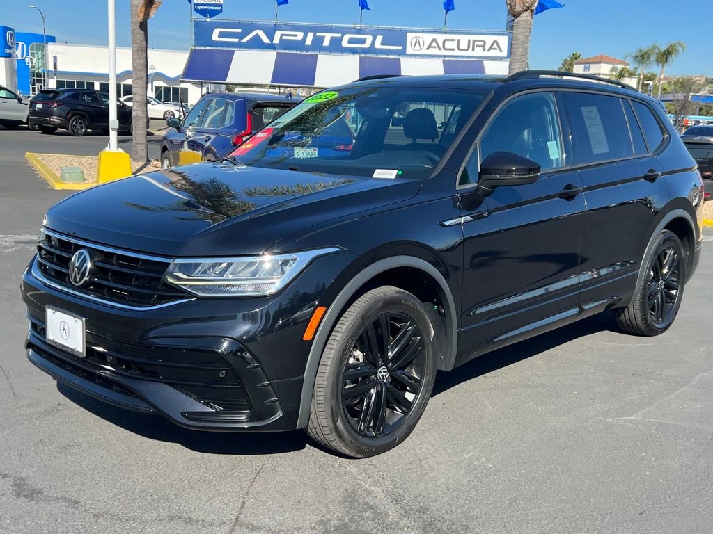 Used 2022 Volkswagen Tiguan SE R-Line AWD/4WD image 3