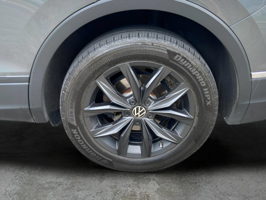 Used 2024 Volkswagen Tiguan SE FWD image 38