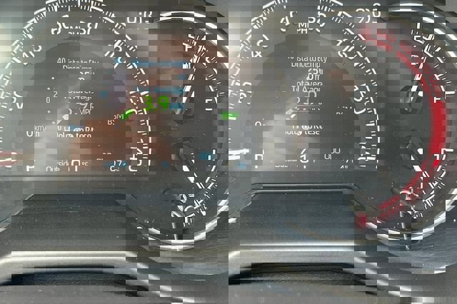 Certified 2025 Toyota RAV4 XLE w/ Convenience Package image 31